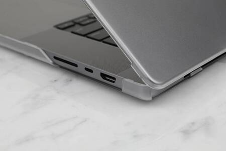 Moshi iGlaze - Hardshell Case for MacBook Pro (16-inch, 2021) (Stealth Clear)