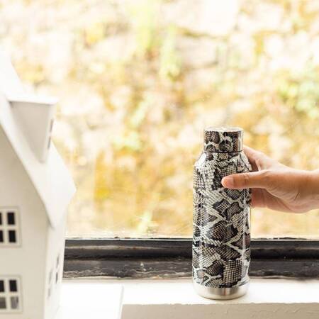 Quokka Solid - Stainless steel double wall vacuum insulated water bottle, portable thermos 510 ml  (Snake Print)