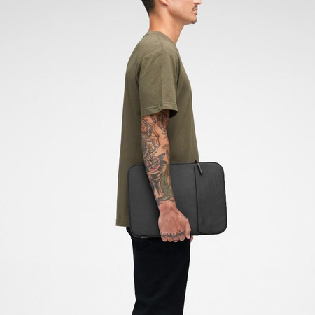 Incase Crosstown Sleeve with Woolenex - Hülle mit Tasche für MacBook Pro 16" (M4/M3/M2/M1/2024-2021) (Schwarz)