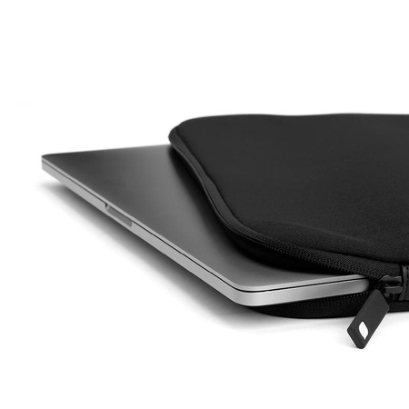 Incase Classic Sleeve s ariaprenem - obal na MacBook Pro 13" (M1/2020) (černý)