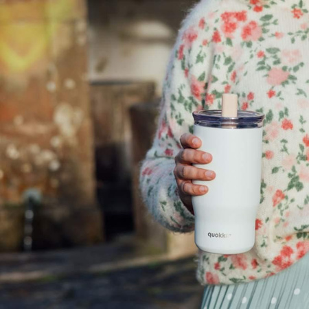 Quokka Mist - termohrnek z nerezové oceli s brčkem o objemu 720 ml (slonová kost)
