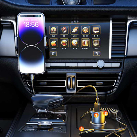 WEKOME WP-C44 Pop Digital Series - Nabíječka do auta s integrovaným kabelem 3 v 1 USB-C / Lightning / Micro USB + 2x USB-A 33W (černá)