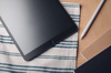 Moshi iVisor AG - Ochranná antireflexní fólie pro iPad 10,2" (2021 / 2020 / 2019) / Air & Pro 10,5" (bílý rámeček)