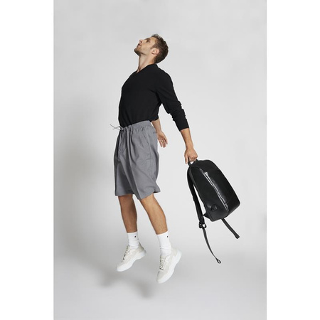 PURO Byday Classic - Rucksack aus Ökoleder mit externem USB-Anschluss Notebook 15.6" / Tablet (schwarz)