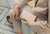 Moshi Overture - Etui 3w1 iPhone 12 Mini z kieszeniami na karty + stand up (system SnapTo) (Luna Pink)