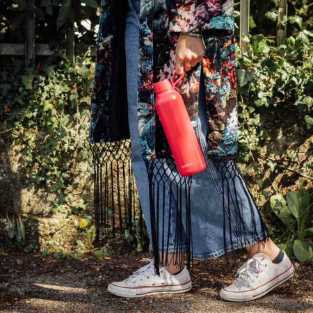 Quokka Solid With Strap - Thermosflasche aus Edelstahl 630 ml mit Trageriemen (Cherry Red)