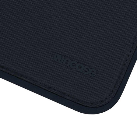 Incase ICON Sleeve s Woolenexem - obal na MacBook Pro 16" (2019) (grafitový)