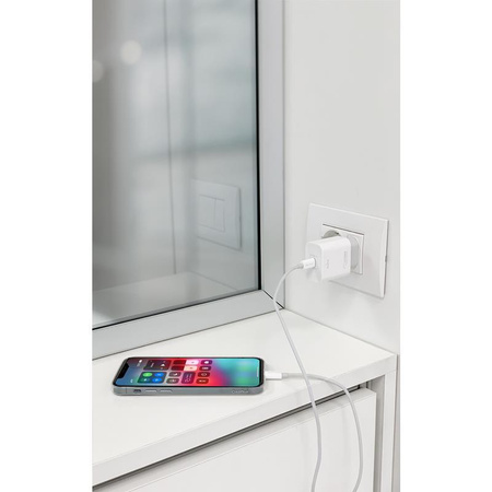 PURO Mini Fast Travel Charger - USB-C Power Delivery 20W Fast Travel Charger (weiß)