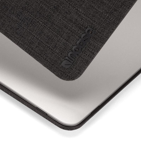 Incase Textured Hardshell in Woolenex - Étui en tissu pour MacBook Pro 13" (M2/M1/2022-2020) (Graphite)