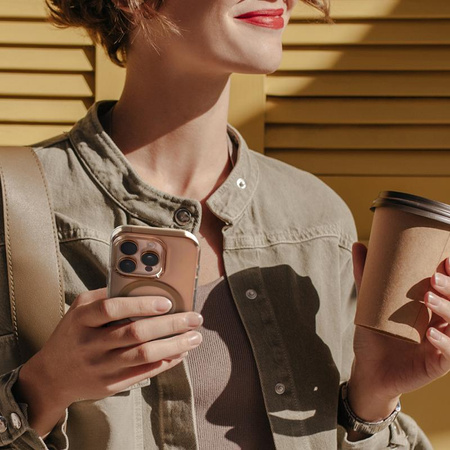 Crong Clear MAG Pro - Pouzdro iPhone 15 Pro MagSafe (pouštní)