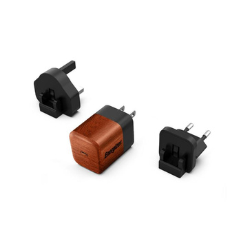 Energizer Ultimate - cestovní nabíječka Multiplug EU / UK / US GaN USB-C 20W PD (ořechová dýha)