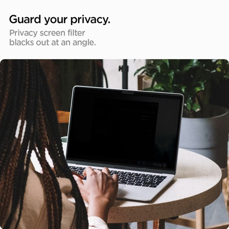 Spigen SafeView Privacy – Sichtschutzfolie für MacBook Air 13,6" M4 (2025) / M3 (2024) / M2 (2022)