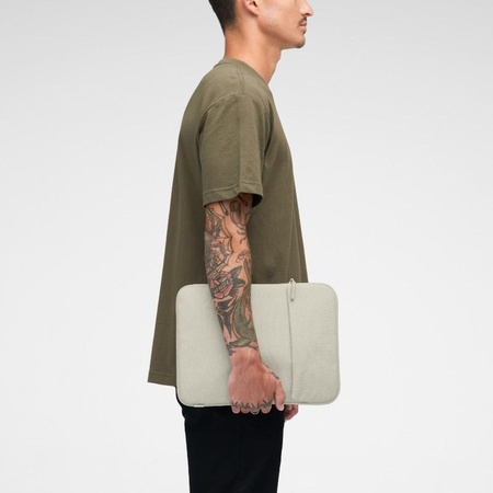 Incase Crosstown Sleeve s Woolenexem - kapesní obal na MacBook Pro 14" (M4/M3/M2/M1/2024-2021) (Limestone)
