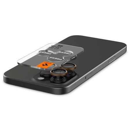 Spigen Optik Pro GLAS.TR EZ Fit Camera Protector 2-Pack - ochranné sklo objektivu pro iPhone 16 Pro / 16 Pro Max (2 ks) (Desert Titanium)
