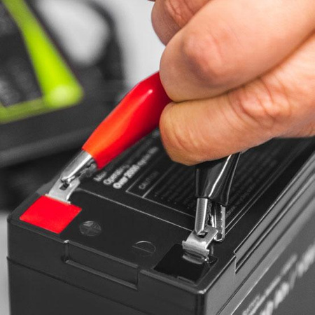 Green Cell - Charger, chargeur pour batteries LiFePO4 14.6V 4A