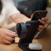 STM ChargeTree Swing - 3-in-1 drahtloses Ladegerät für iPhone, AirPods und Apple Watch (schwarz)