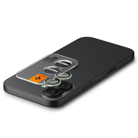 Spigen Optik Pro GLAS.TR EZ Fit Kameraschutz 2er-Pack - Glaslinsenschutz für iPhone 16 / 16 Plus / 17 (2 Stück) (Grün)