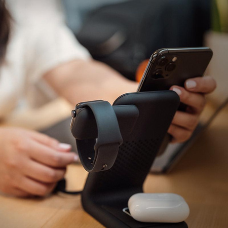 STM ChargeTree Swing - 3 az 1-ben vezeték nélküli töltő iPhone-hoz, AirPodshoz és Apple Watch-hoz (fekete)