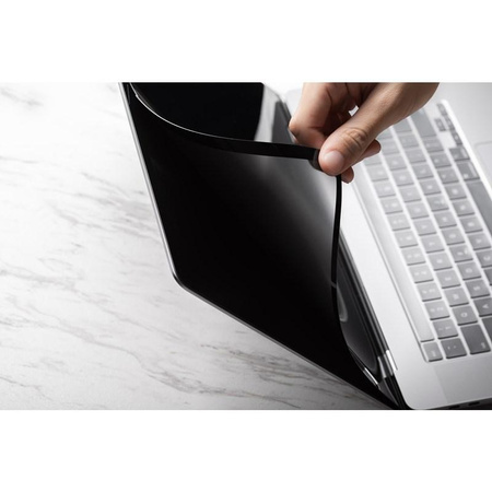 Moshi Umbra - MacBook Pro 16" Bildschirmschutzfolie mit Sichtschutzfilter (schwarzer Rahmen)