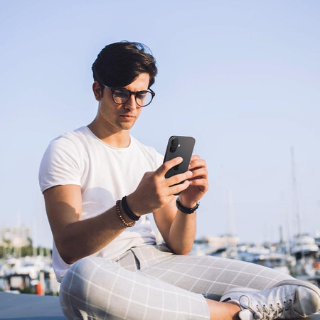 Spigen Optik Pro GLAS.TR EZ Fit Camera Protector 2-Pack - lencsevédő üveg iPhone 16 / 16 Plus készülékhez (2 db) (Fekete)