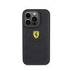 Ferrari Gestepptes Metall-Logo - iPhone 15 Pro Tasche (schwarz)