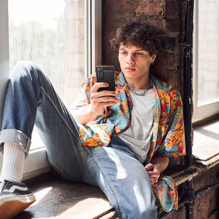 Spigen Rugged Armor - Etui do Xiaomi 12 / 12 X (Czarny)