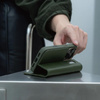 ETUI Z KLAPKĄ DO IPHONE 17 PRO do MAGSAFE MOSHI SKÓRZANE MAGNETYCZNE