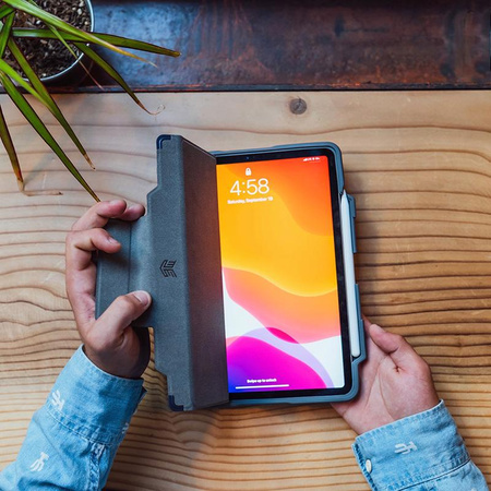 STM Dux Plus - Páncélozott tok iPad 11" (2025) / 10.9" (2022) MIL-STD-810G készülékhez Apple Pencil tartóval (fekete)