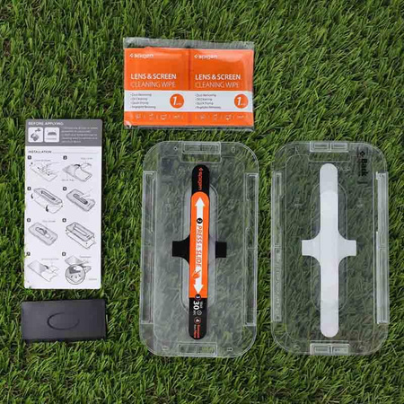 Spigen Glas.TR EZ Fit – Tvrzené sklo iPhone 12 / iPhone 12 Pro (čiré)