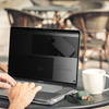 Moshi Umbra - MacBook Pro 16" (M1, 2021) Bildschirmschutzfolie mit Sichtschutzfilter (schwarzer Rahmen)