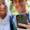 Speck Presidio2 Grip - Rutschfestes Gehäuse für iPhone 15 Plus / 14 Plus (Anthrazit / Cool Bronze / Schiefer)