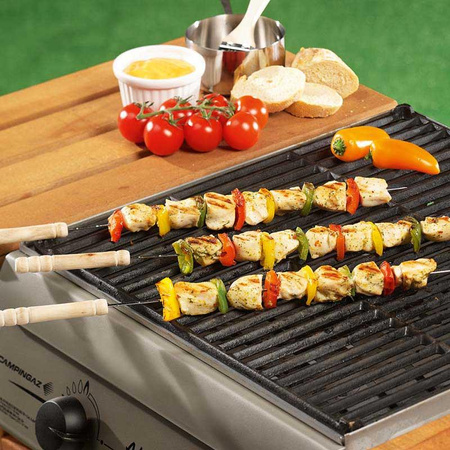 BBQ - brochettes avec manche en bois long 38 cm (4pcs).)