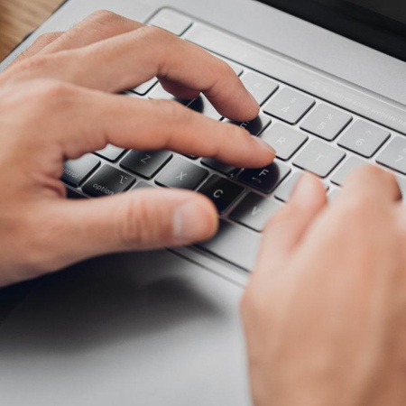 Moshi ClearGuard MB - Překryv klávesnice MacBook Pro 14" / 16" / MacBook Air 13,6" (M2, 2022) (americké rozložení)