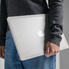 Pouzdro Incase Edge Hardshell - MacBook Air 13" M4 (2025) / M3 (2024) / M2 (2022) (čiré)