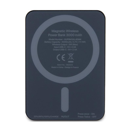 Guess 4G Strassed Metal Logo MagSafe - Indukční powerbanka 3000 mAh 5W MagSafe (černá)