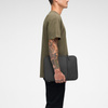 Incase Crosstown Sleeve s Woolenexem - pouzdro na MacBook Pro 16" (M4/M3/M2/M1/2024-2021) (černé)
