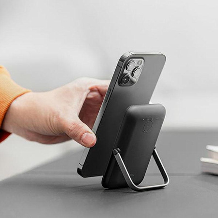 UNIQ Hoveo - Power Bank indukcyjny 5000mAh MagSafe 20W USB-C Power Delivery (czarny)