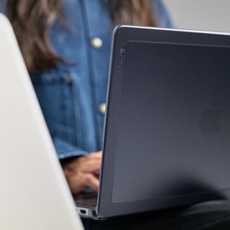 Incase Edge Hardshell Case - Kryt MacBook Pro 14" (M4/M3/M2/M1/2024-2021) (Černý)