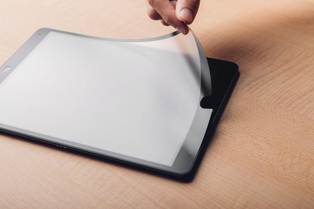 Moshi iVisor AG - Ochranná antireflexní fólie pro iPad 10,2" (2021 / 2020 / 2019) / Air & Pro 10,5" (černý rámeček)