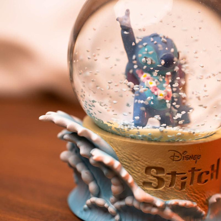 Disney Stitch - Glass snow globe in a gift box