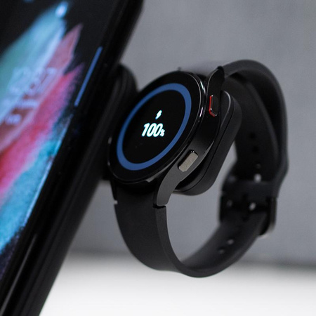 Crong PowerSpot Pivot Stand - 3 az 1-ben vezeték nélküli töltő iPhone, Samsung & Android, Galaxy Watch és TWS fejhallgatóhoz (fekete)