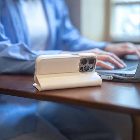 Moshi Overture MagSafe - kožené flipové pouzdro 3 v 1 pro iPhone 15 Plus (Eggnog White)