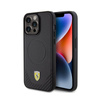 Ferrari Carbon Metal Logo MagSafe - Schutzhülle für iPhone 15 Pro Max (Schwarz)